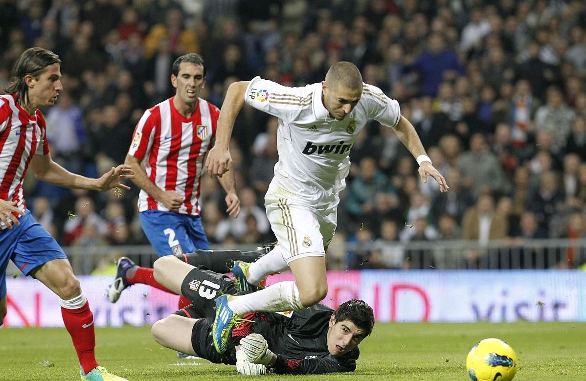 马德里竞技主场击败卢顿，保住榜首位置