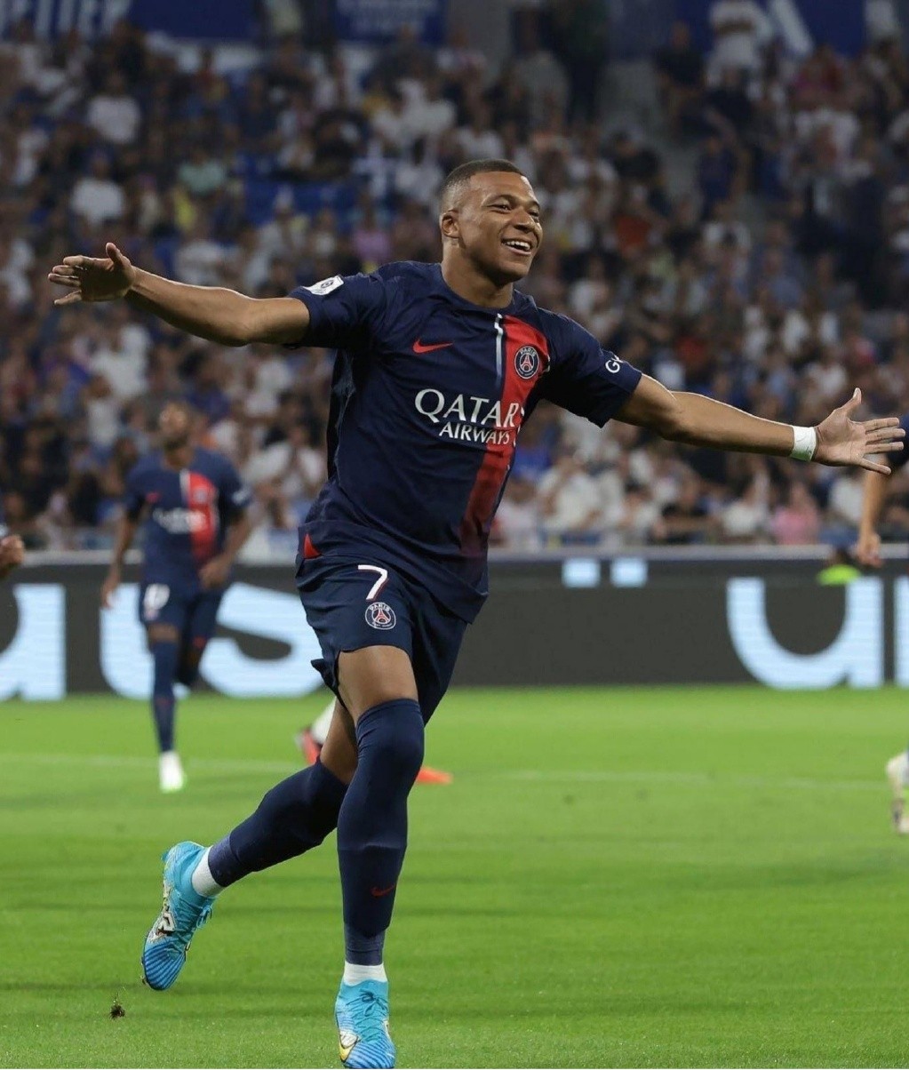 加拿大翻盘里昂，弗拉霍维奇送出助攻