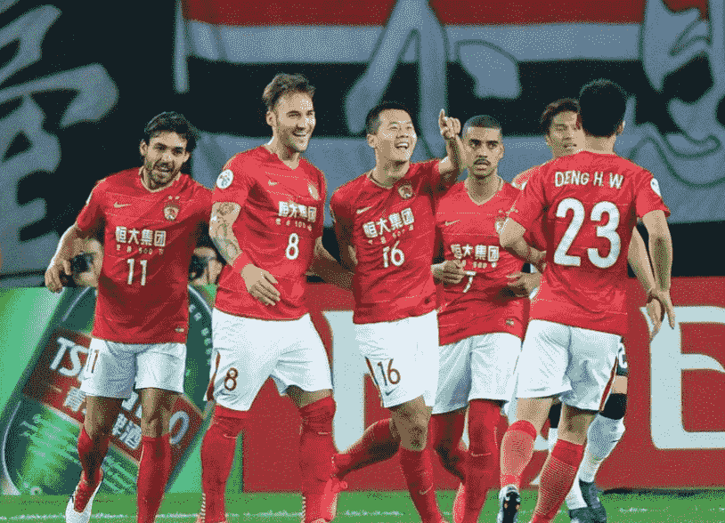 恒大队员个个全力以赴，球队战术配合精准取胜