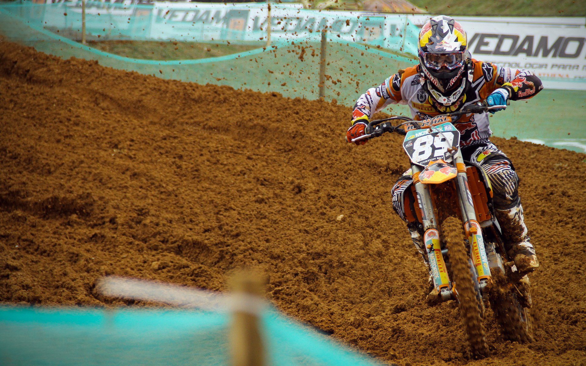 红魔防线溃败永恒之城，卡塞米罗独木难支成唯一亮点