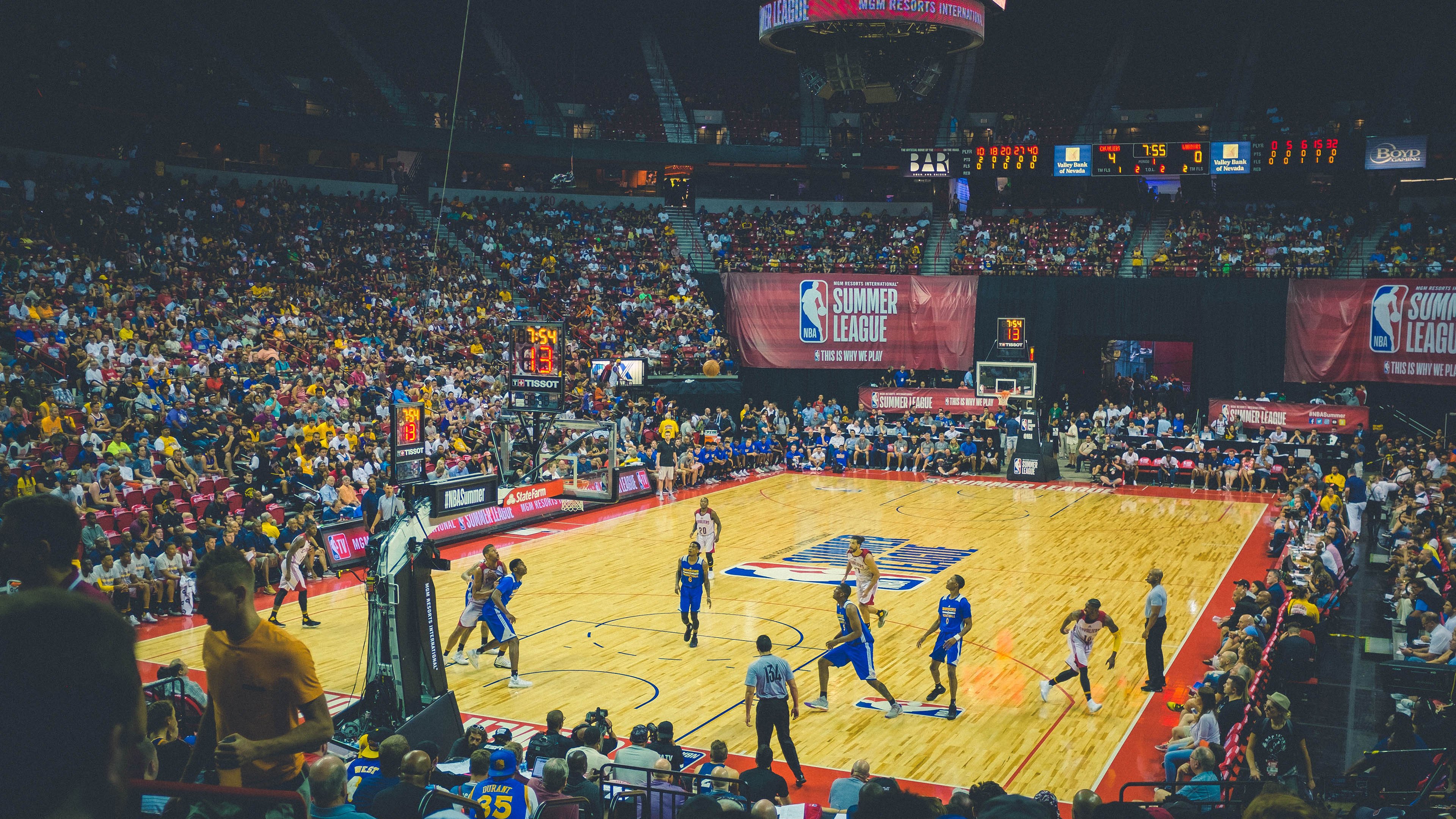 AYX体育赛事-魔术完胜广州队，易建联扛起全队，一场传奇的胜利